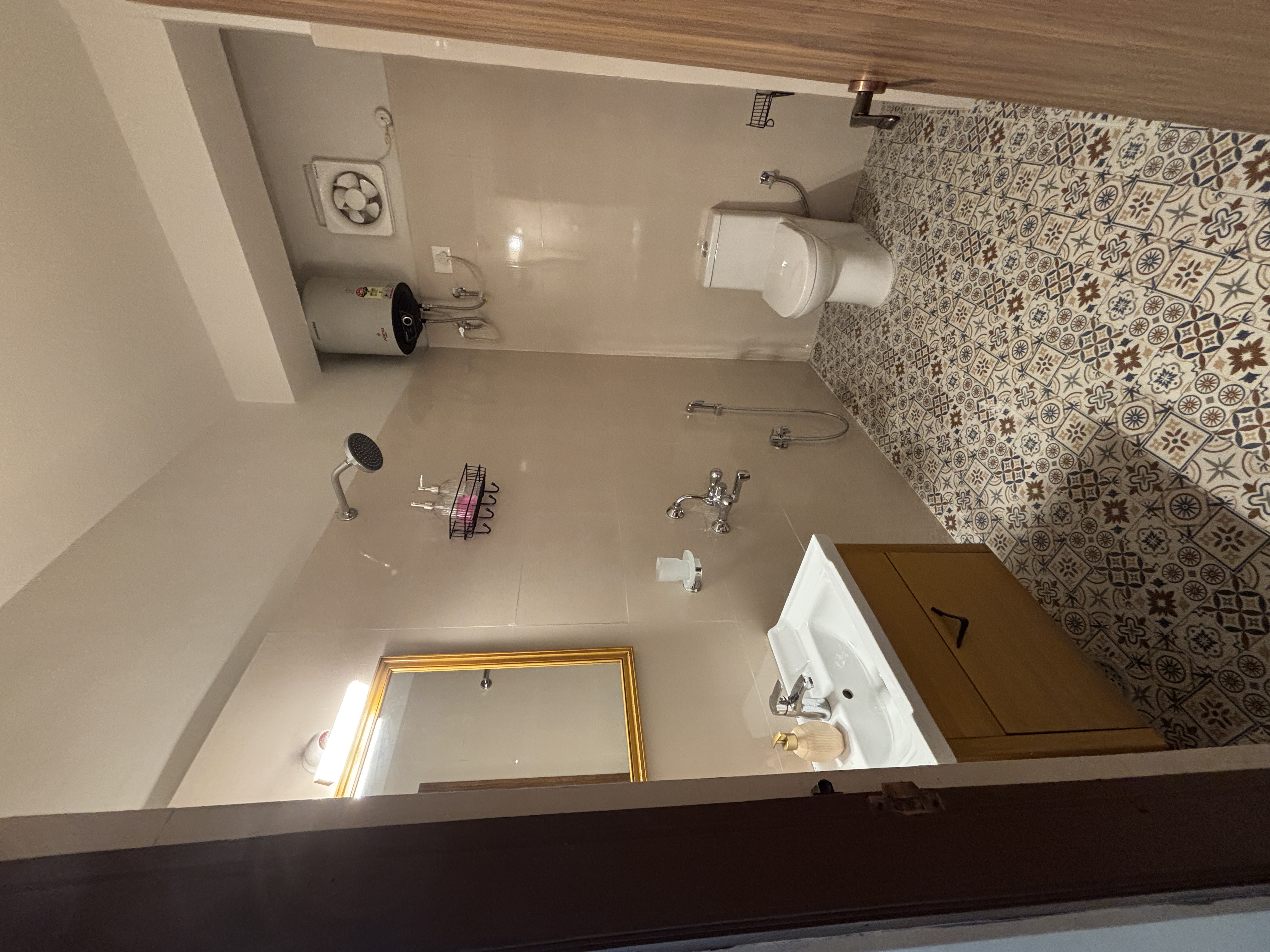 Clean bathroom at Bivar Road Retreat Meghalaya